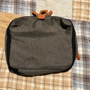 Men’s travel accessory bag